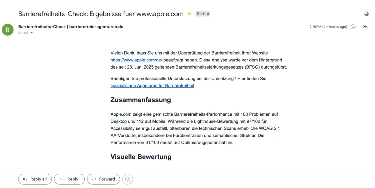 E-Mail mit dem Betreff 'Barrierefreiheits-Check: Ergebnisse fuer www.apple.com', enthält eine Zusammenfassung der Befunde und eine visuelle Bewertung, formuliert ohne Fachbegriffe.